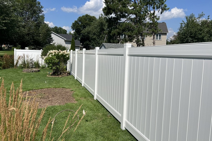 Here's Why 6-Foot White Vinyl is the Ultimate Privacy Solution in Eau Claire